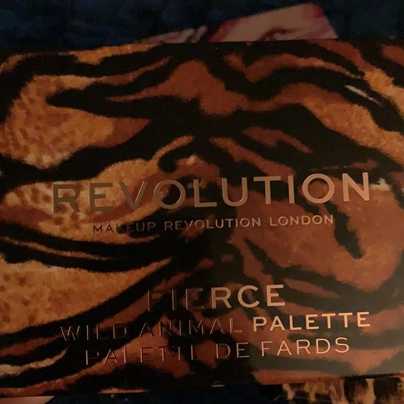 Make up revolution eye shadow palettes - Picture 3 of 12